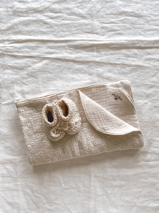 Muslin Baby blanket / Embroidered flowers Ecru: Ecru / Large